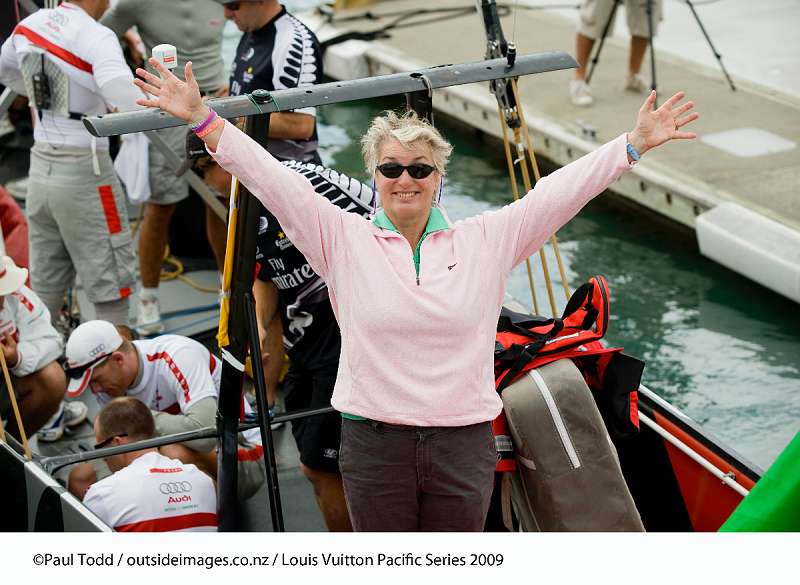 20090130-1022.jpg - Louis Vuitton Pacific Series 2009 Auckland, New Zealand. First day of the regatta with four races completed. Melanie Trouble´ on board (ITA) Luna RosaCredit line must read: ©Paul Todd/outsideimages.co.nzContact paul@outsideimages.co.nz